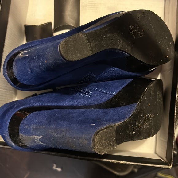 Michael Antonio Royal blue suede & black patent leather wedge bootie 8.5 - Picture 6 of 8